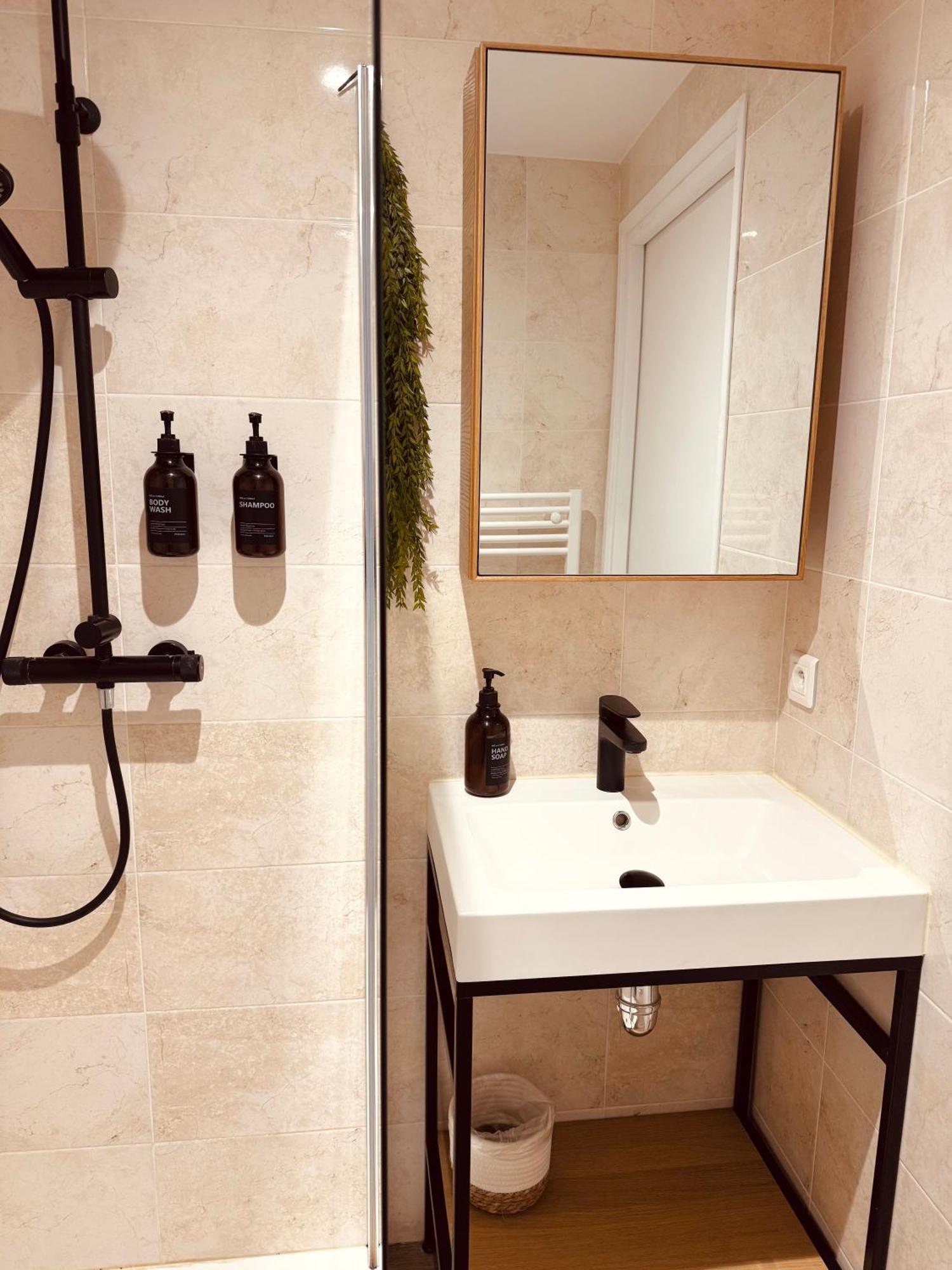 Claelle Appartment - 200M Beach มองเดอลิเยอลานาปูล ภายนอก รูปภาพ